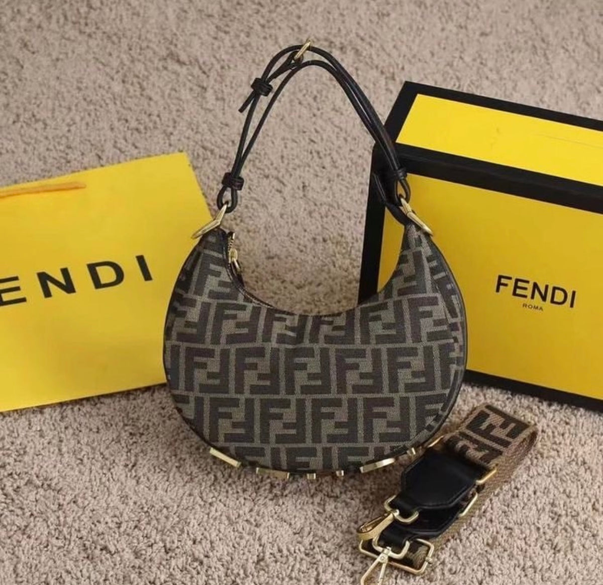 תיק FENDI