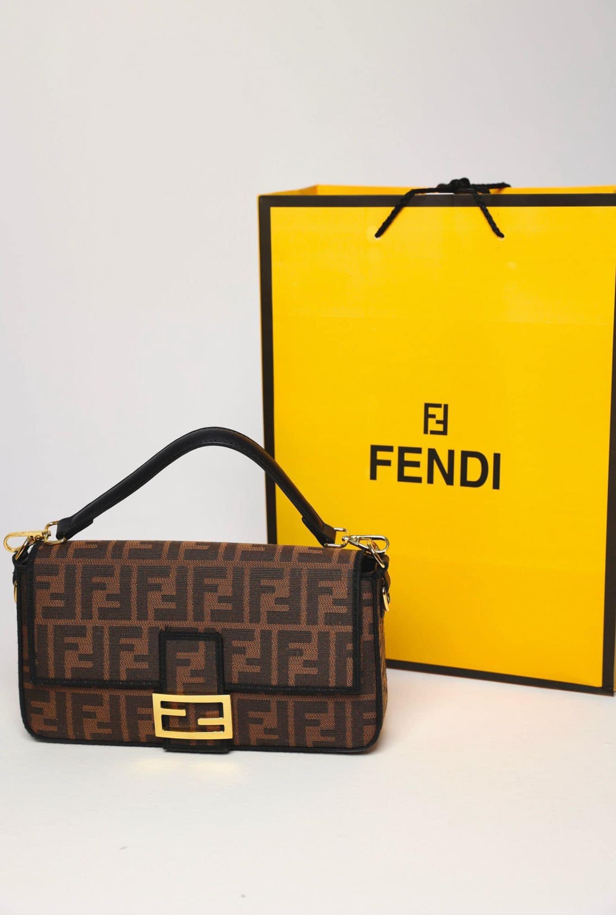 תיק FENDI